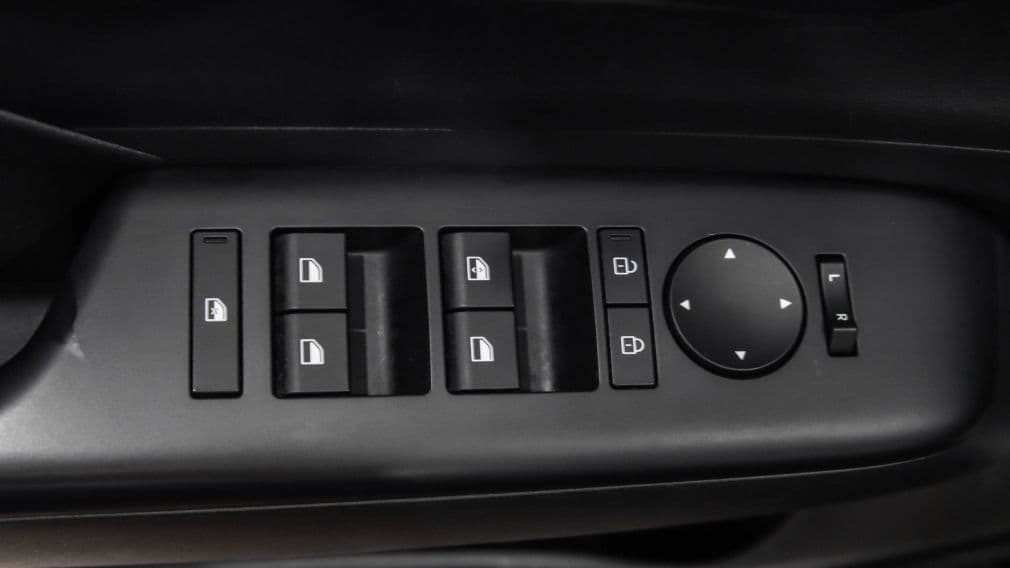 Hyundai Kona Essential 2025 — photo 9