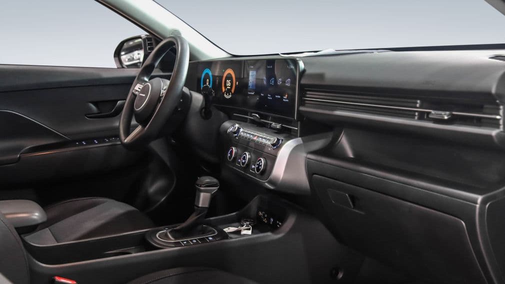 Hyundai Kona Essential 2025 — photo 23