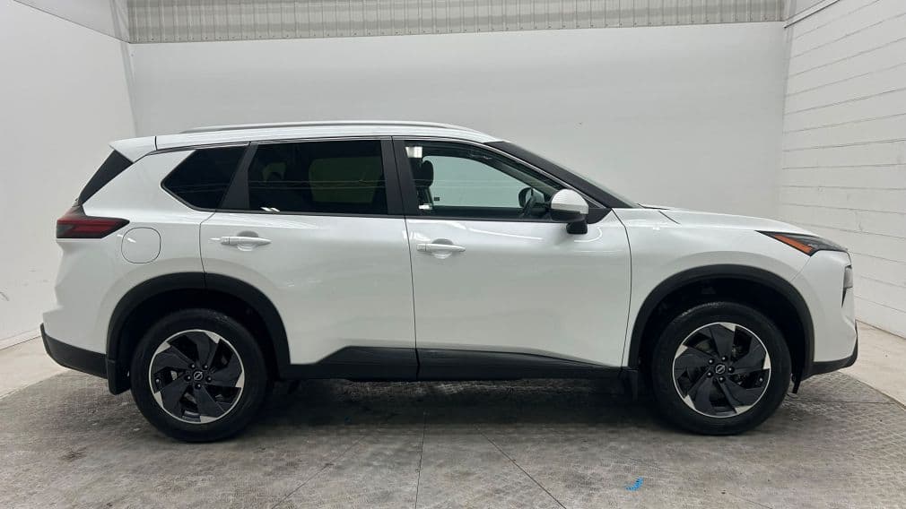 Nissan Rogue SV Moonroof 2024 — photo 4