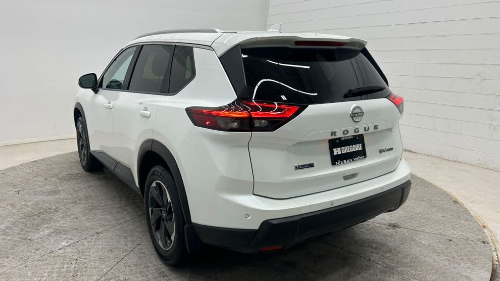 Nissan Rogue SV Moonroof 2024 — photo 7