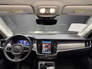 Volvo V90 Cross Country Mid-Size Wagon 2024 — photo 19