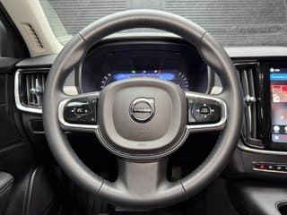 Volvo V90 Cross Country Mid-Size Wagon 2024 — photo 17