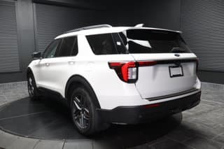 Ford Explorer 4WD Sport Utility Vehicles 2025 — photo 7
