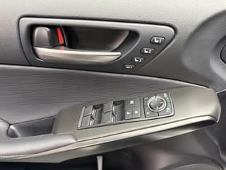 Lexus IS 300 4-door Compact Passenger Car 2025 — photo 15