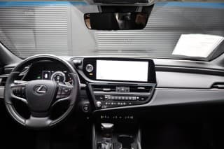 Lexus ES 300h 4-door Mid-Size Passenger Car 2025 — photo 19