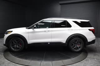 Ford Explorer 4WD Sport Utility Vehicles 2025 — photo 8