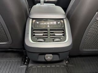 Volvo V90 Cross Country Mid-Size Wagon 2024 — photo 26