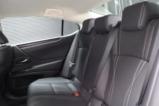Lexus ES 300h 4-door Mid-Size Passenger Car 2025 — photo 29