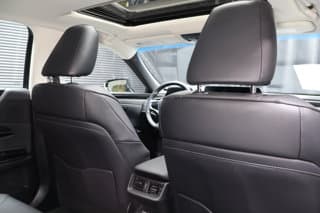 Lexus ES 300h 4-door Mid-Size Passenger Car 2025 — photo 25