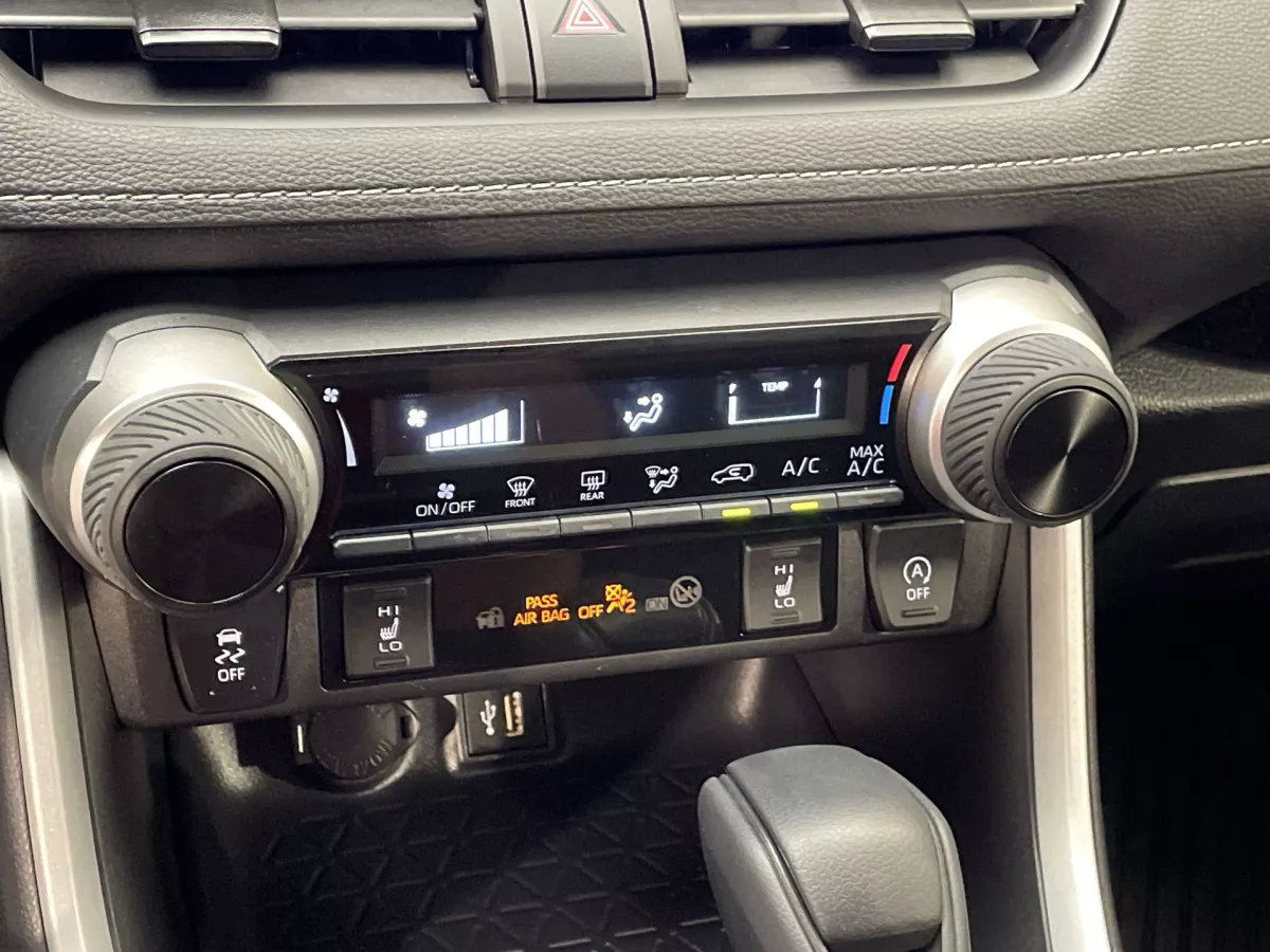 Toyota RAV4 2025 — photo 16