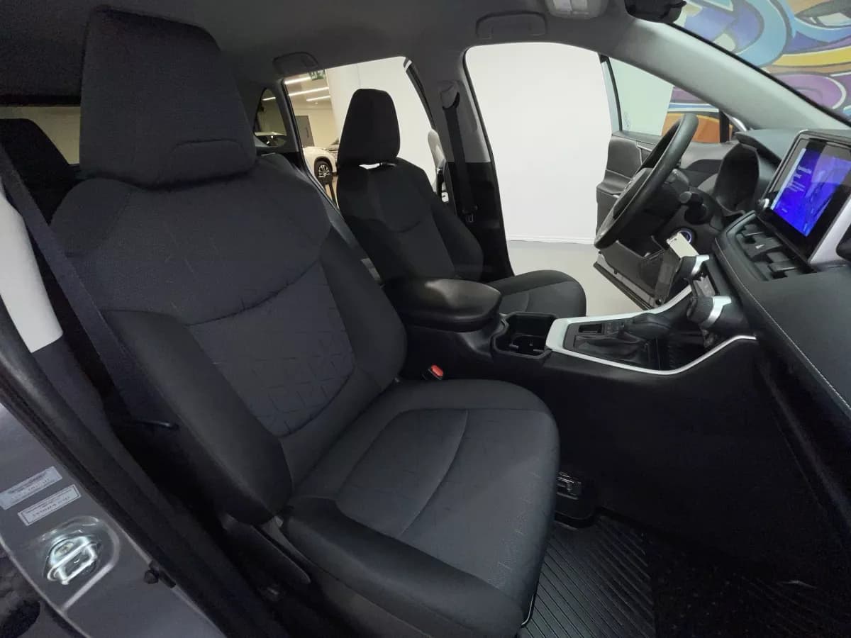 Toyota RAV4 2025 — photo 25