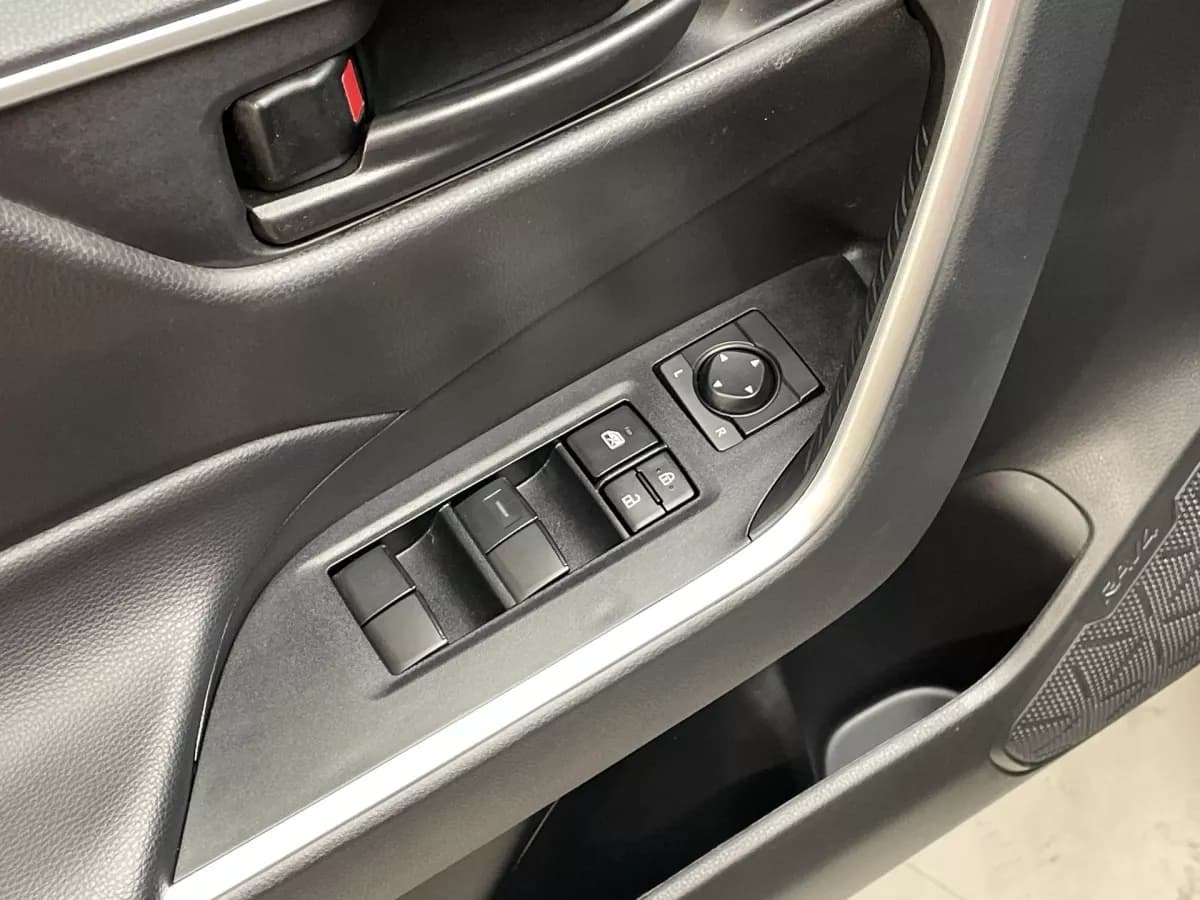 Toyota RAV4 2025 — photo 15