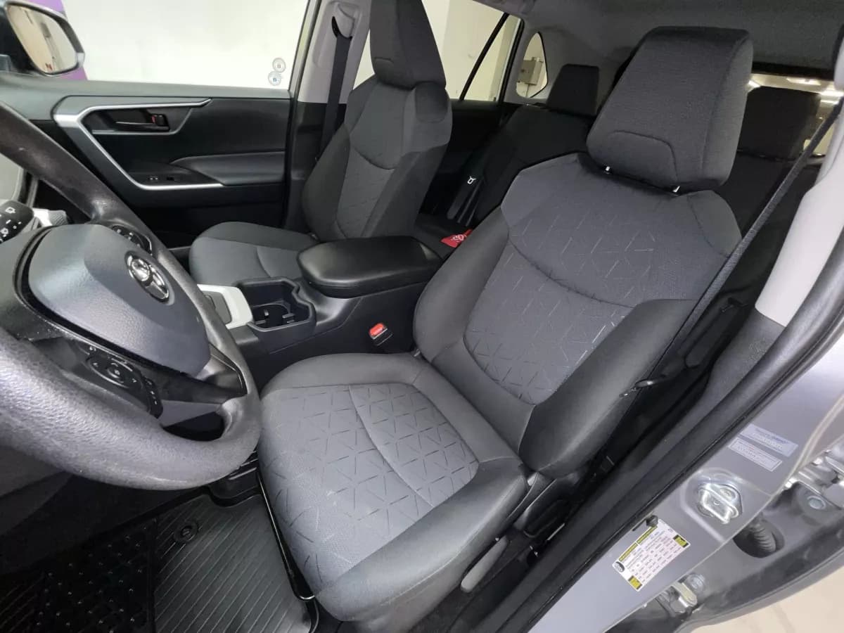 Toyota RAV4 2025 — photo 13