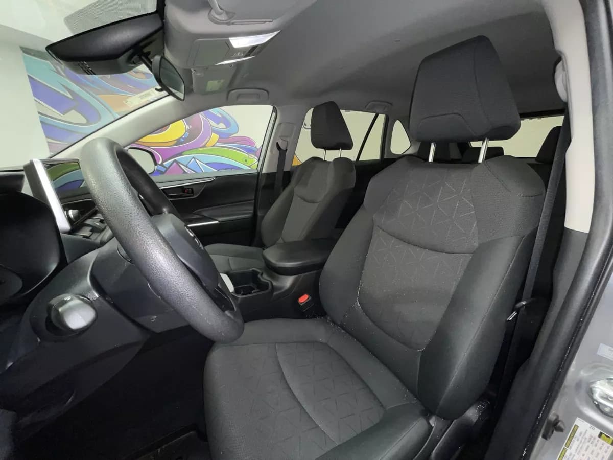 Toyota RAV4 2024 — photo 13