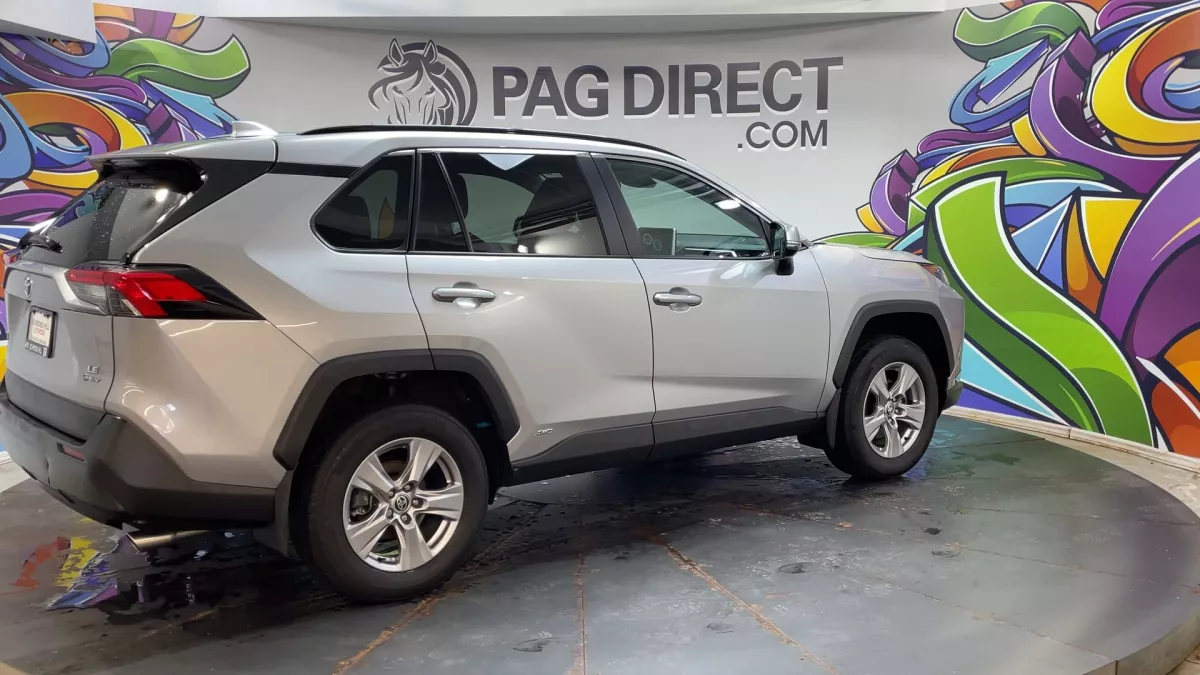 Toyota RAV4 2025 — photo 8