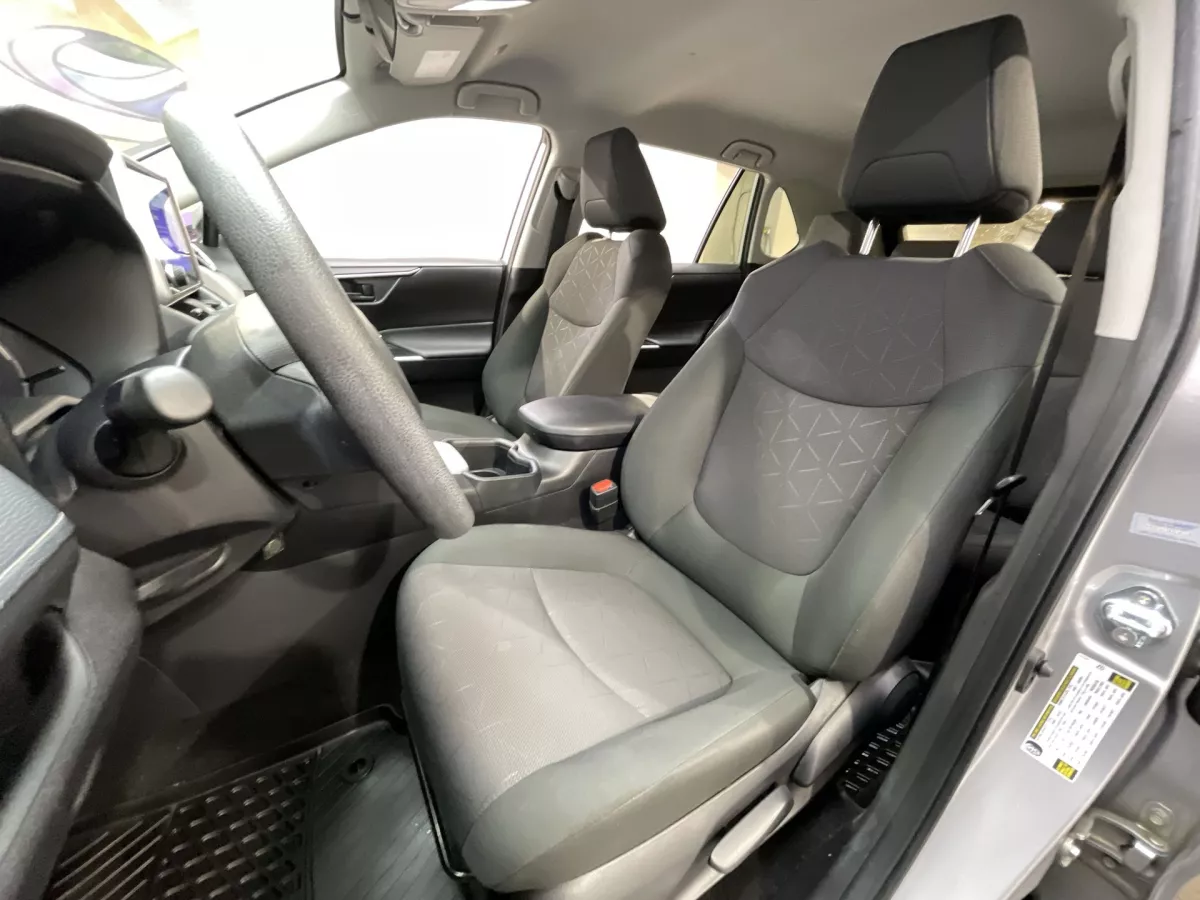 Toyota RAV4 2025 — photo 13