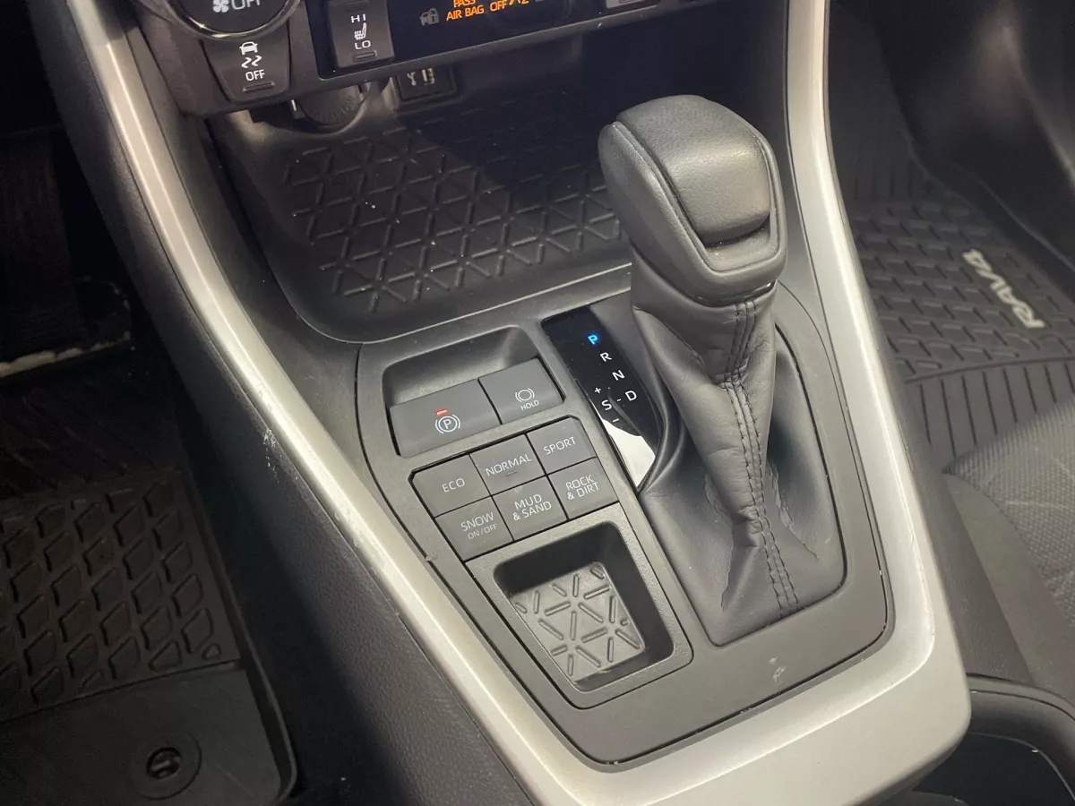Toyota RAV4 2025 — photo 23