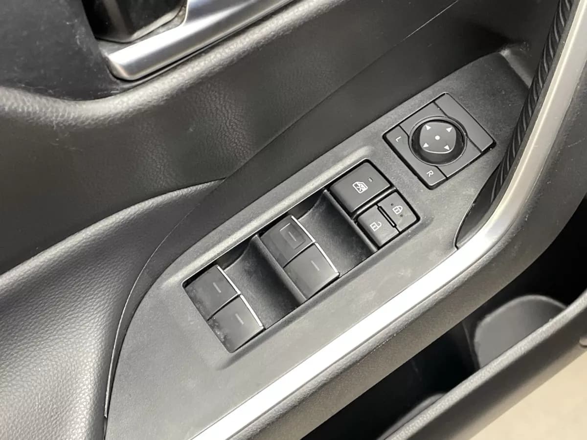 Toyota RAV4 2025 — photo 15
