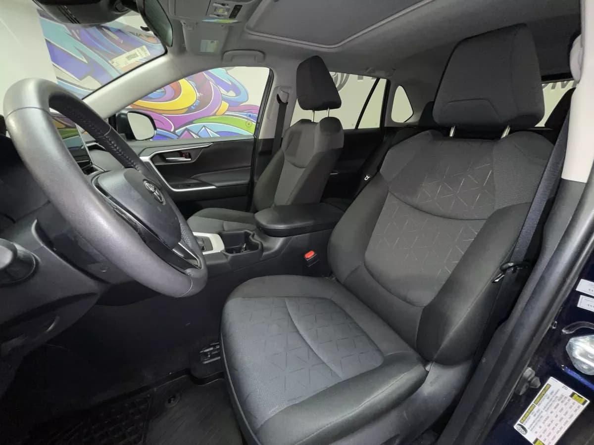 Toyota RAV4 2025 — photo 13