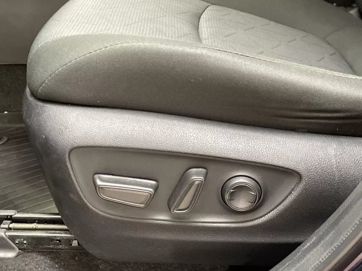 Toyota RAV4 2025 — photo 14