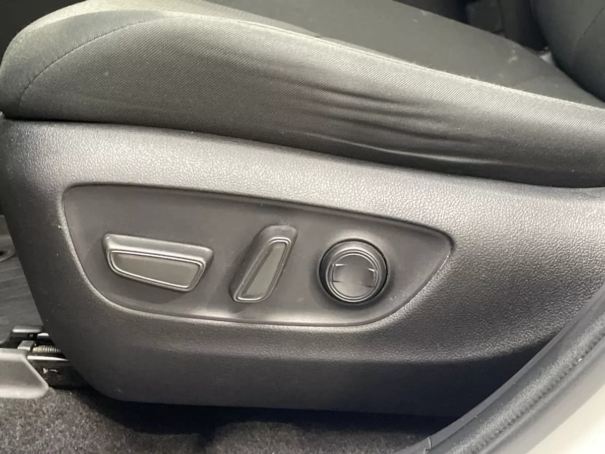 Toyota RAV4 2024 — photo 14