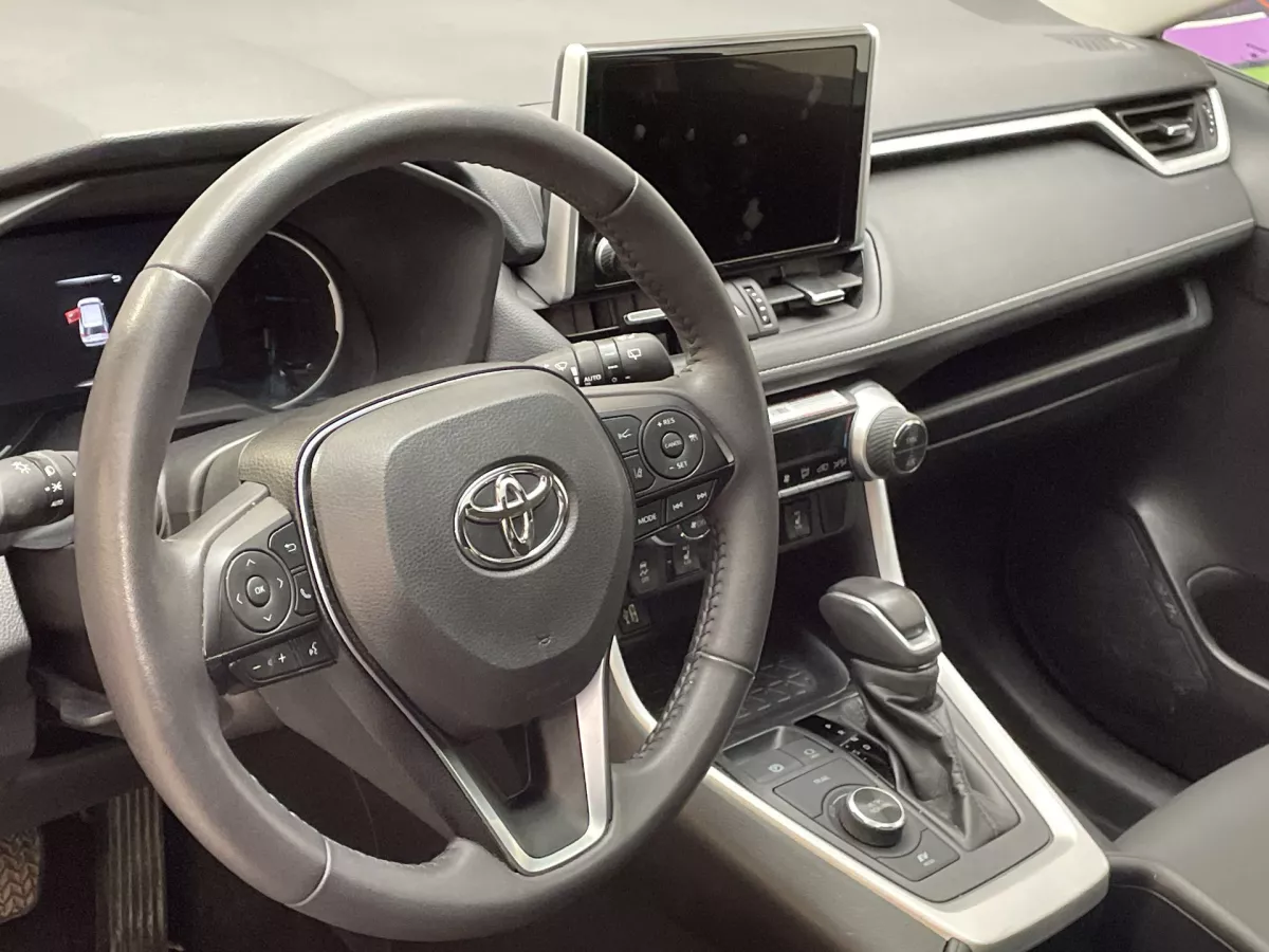 Toyota RAV4 2025 — photo 11