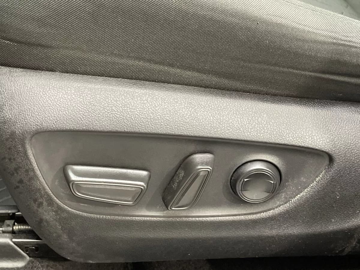 Toyota RAV4 2025 — photo 14
