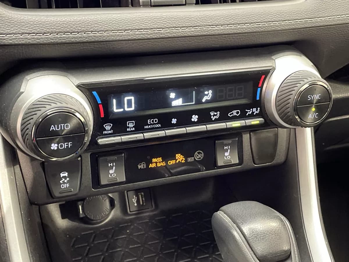 Toyota RAV4 2025 — photo 17