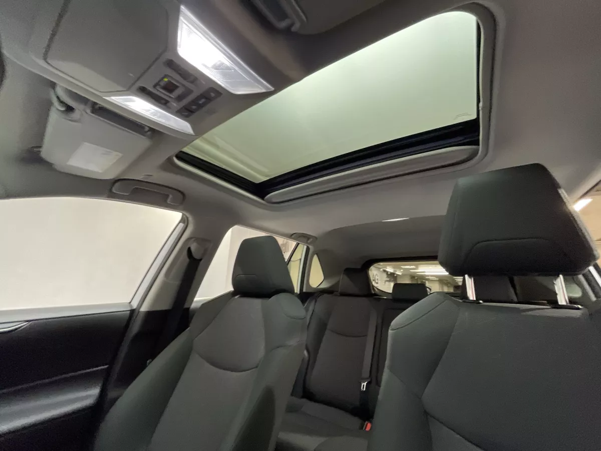 Toyota RAV4 2025 — photo 16