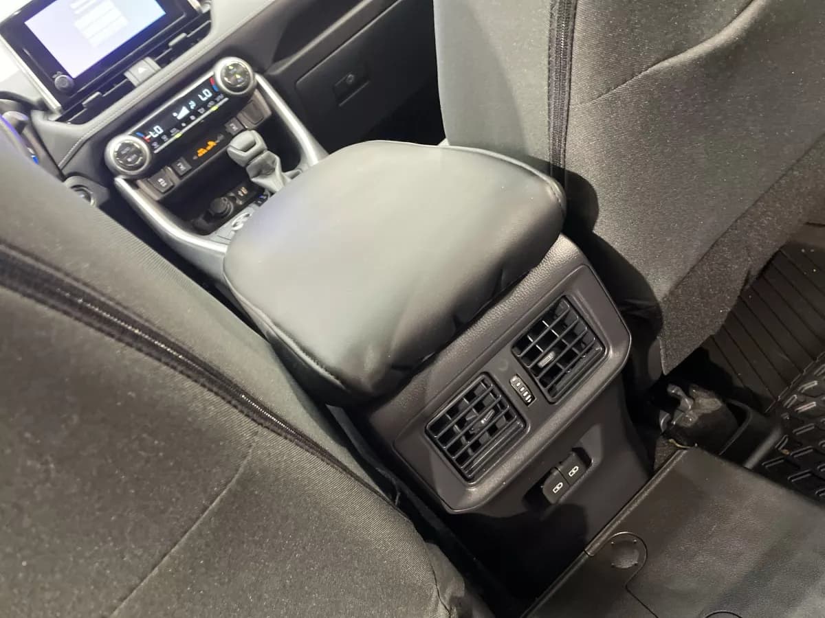 Toyota RAV4 2025 — photo 24