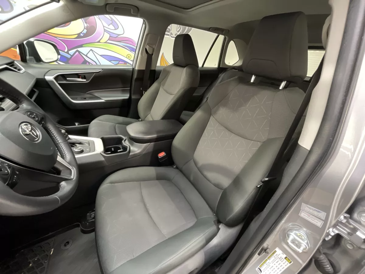 Toyota RAV4 2025 — photo 13