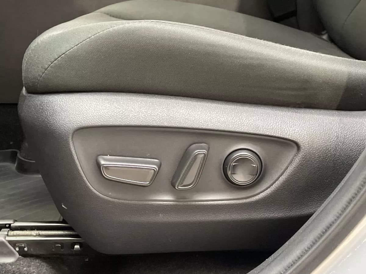 Toyota RAV4 2025 — photo 14