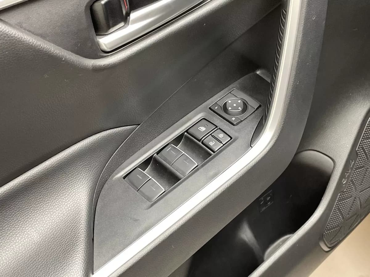 Toyota RAV4 2025 — photo 15