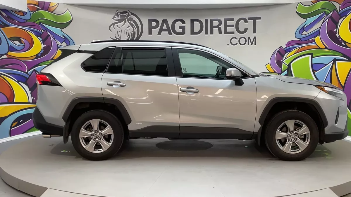 Toyota RAV4 2025 — photo 9
