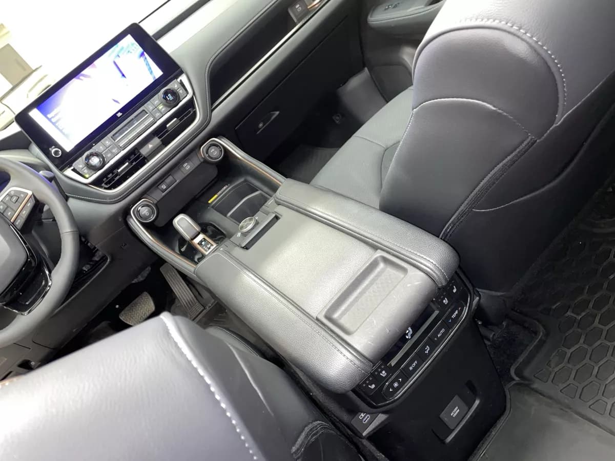 Toyota Grand Highlander 2026 — photo 23