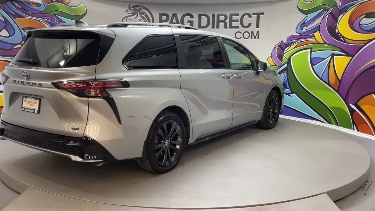 Toyota Sienna 2025 — photo 9