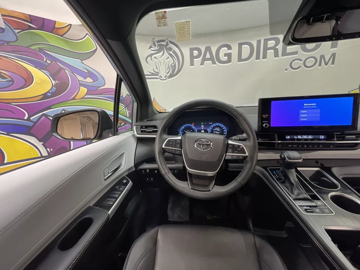 Toyota Sienna 2025 — photo 11