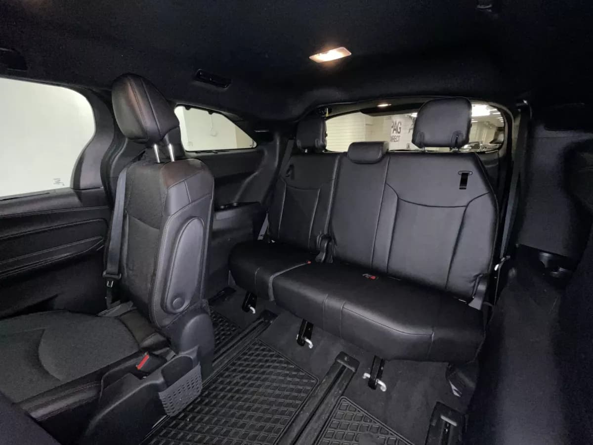 Toyota Sienna 2025 — photo 26