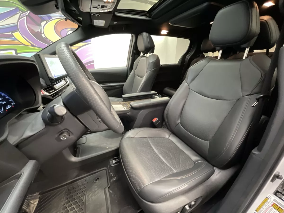 Toyota Sienna 2025 — photo 13