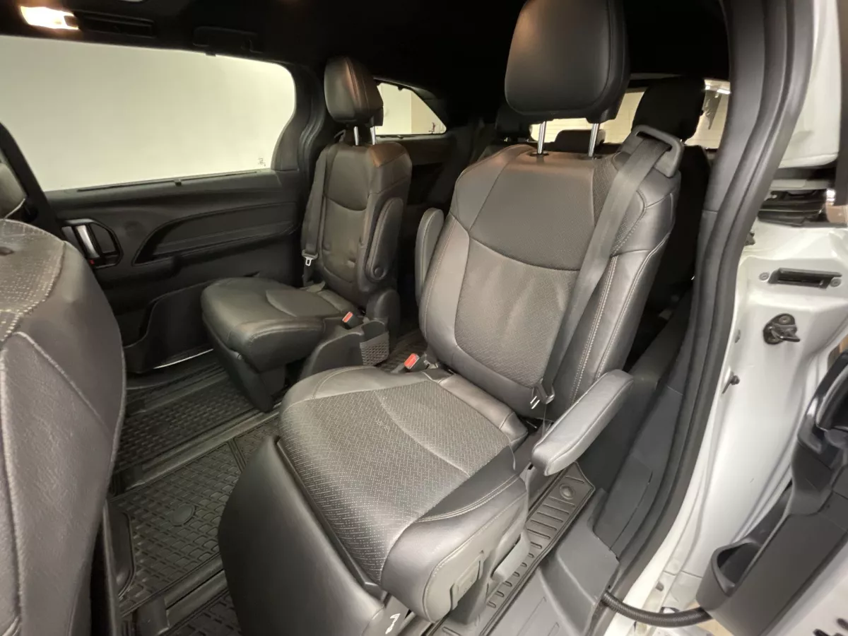 Toyota Sienna 2025 — photo 25