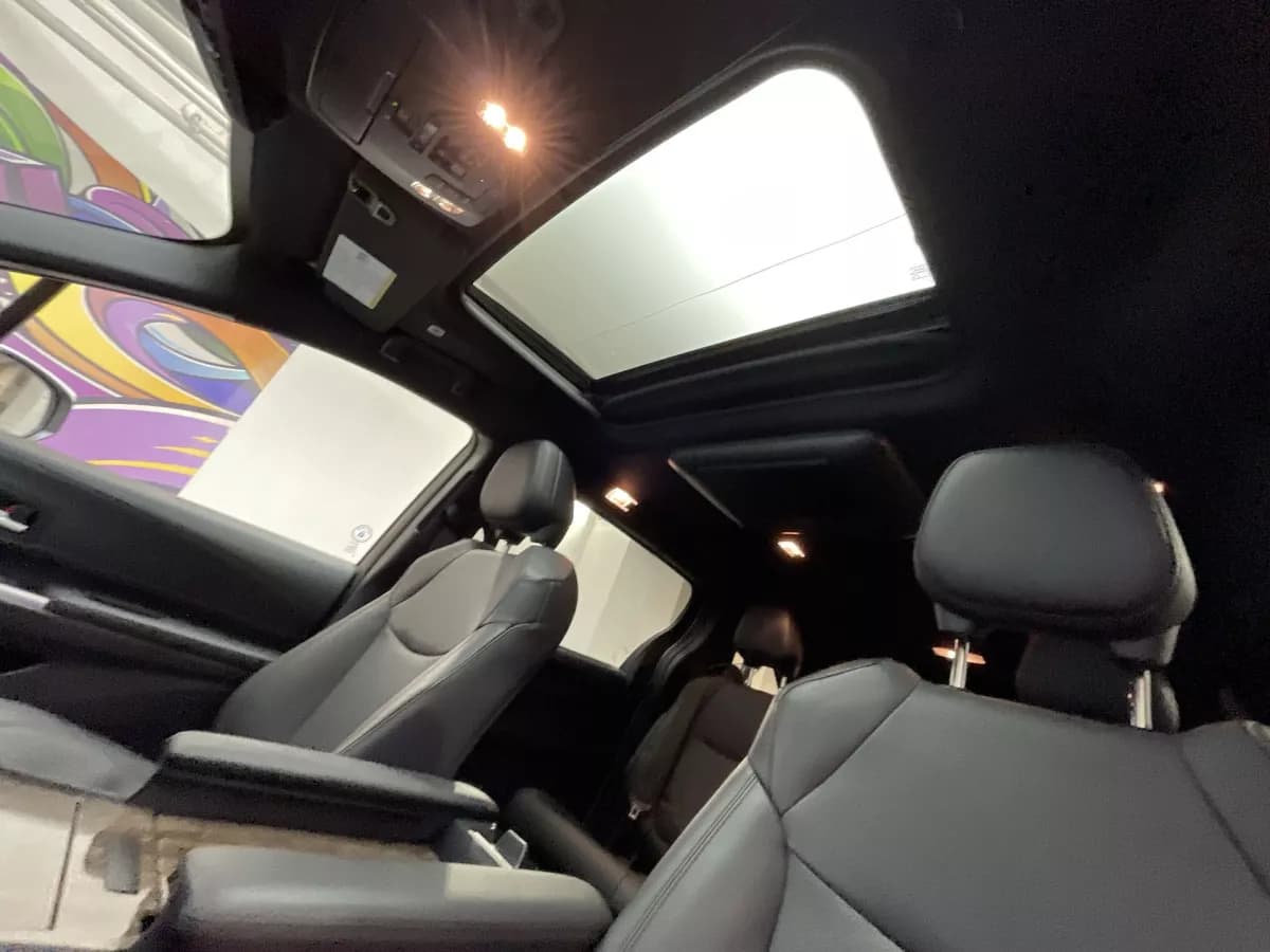 Toyota Sienna 2025 — photo 16