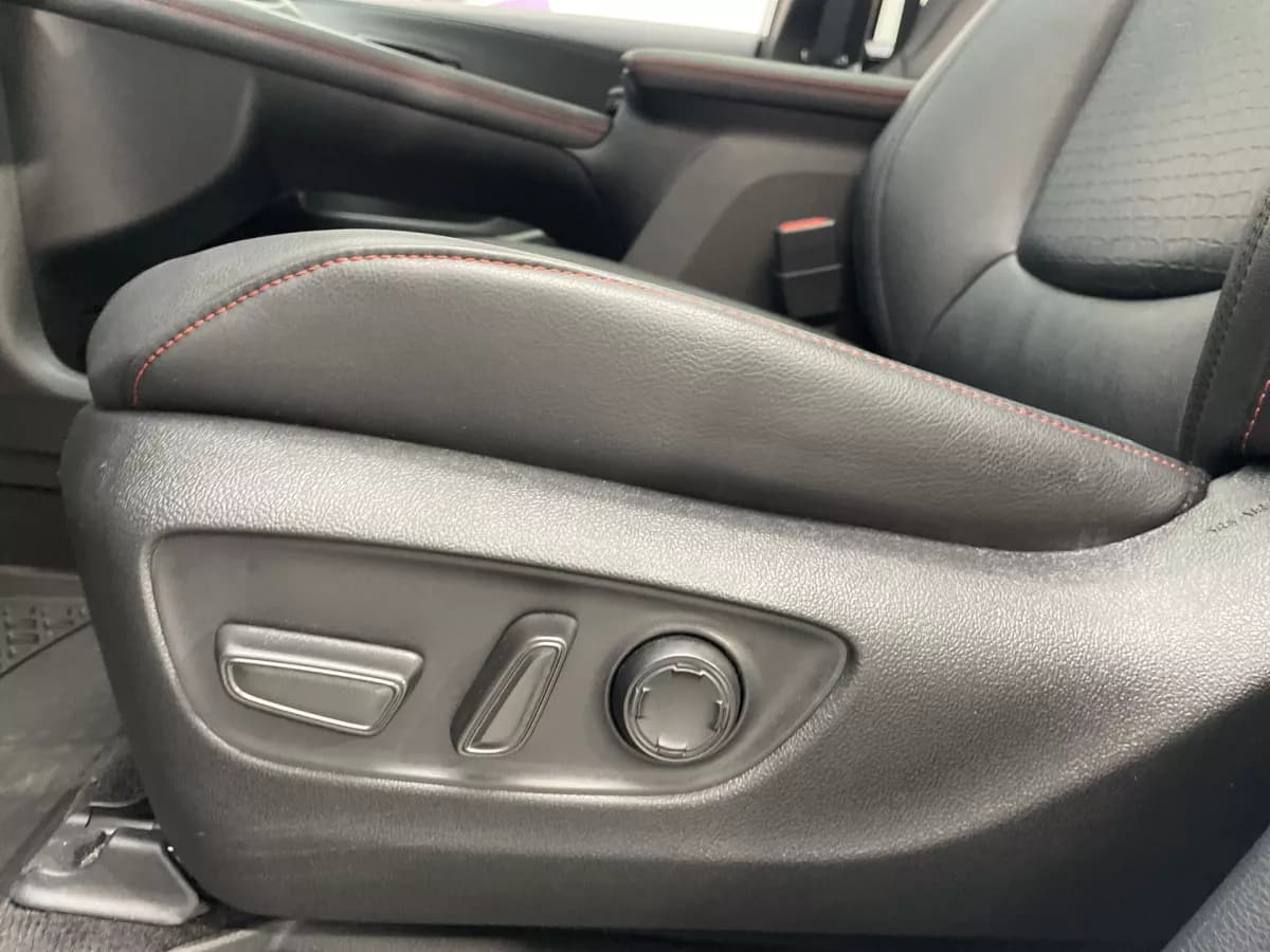 Toyota Sienna 2025 — photo 14