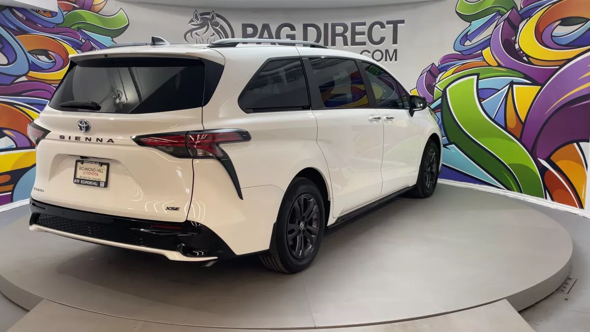 Toyota Sienna 2025 — photo 9
