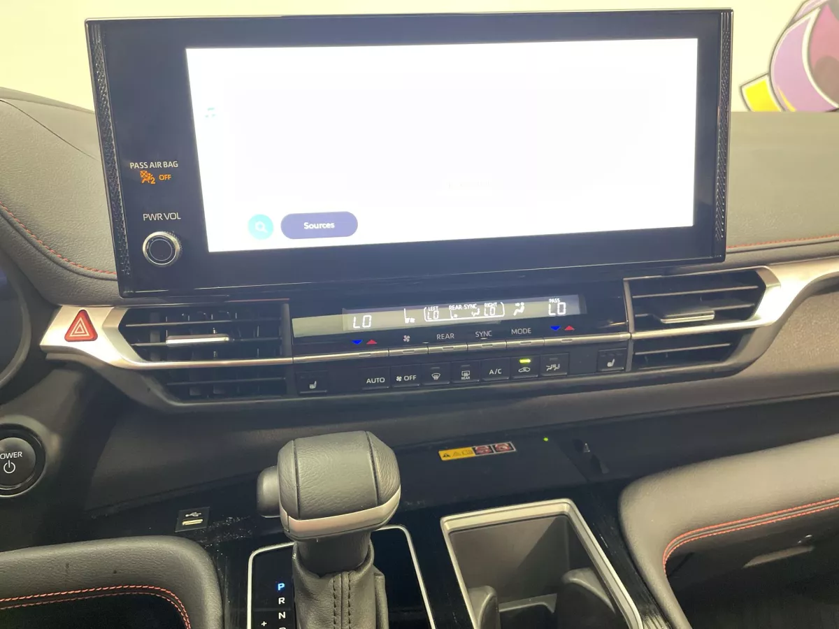 Toyota Sienna 2025 — photo 12