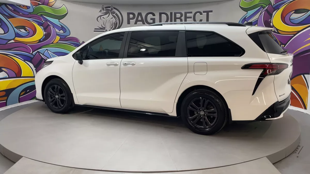 Toyota Sienna 2025 — photo 3