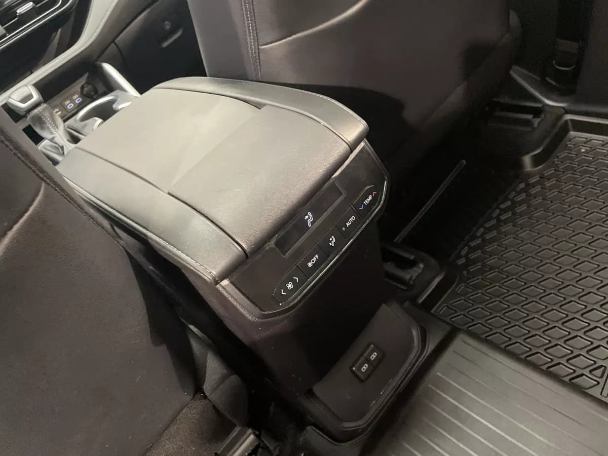 Toyota Highlander 2025 — photo 24