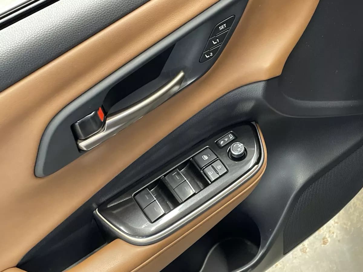 Toyota Crown Signia 2025 — photo 15
