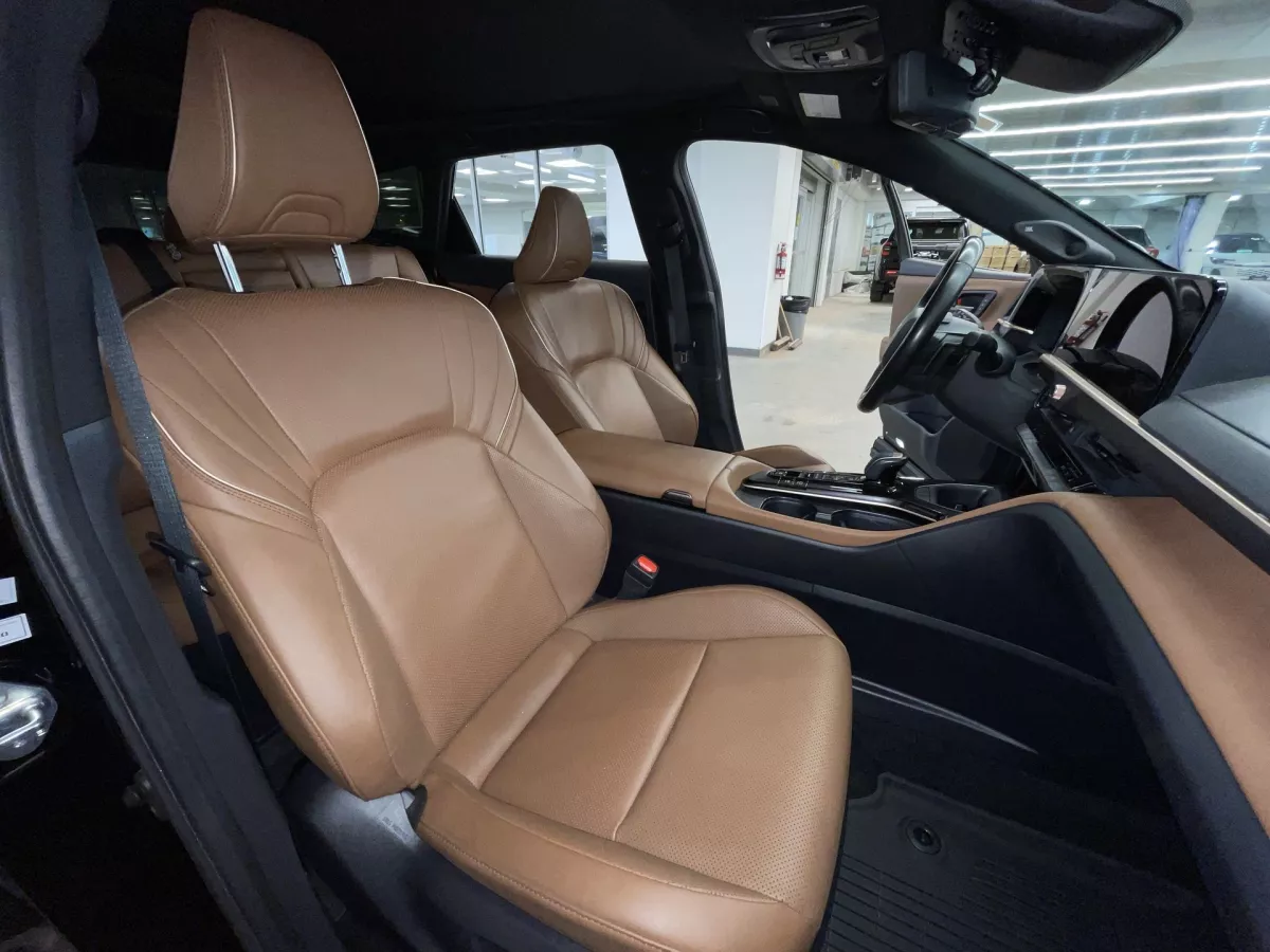 Toyota Crown Signia 2025 — photo 26
