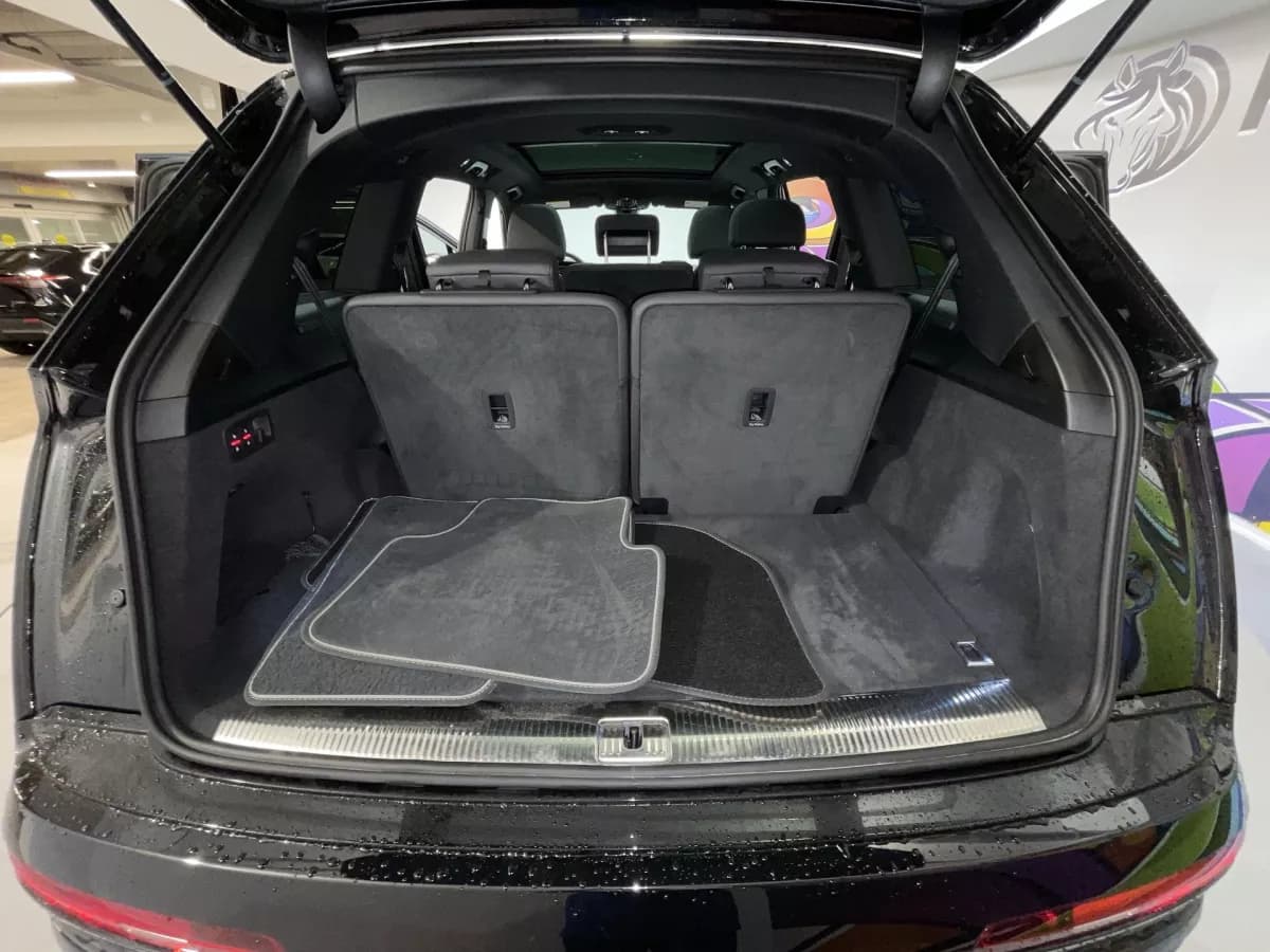 Audi Q7 2025 — photo 21