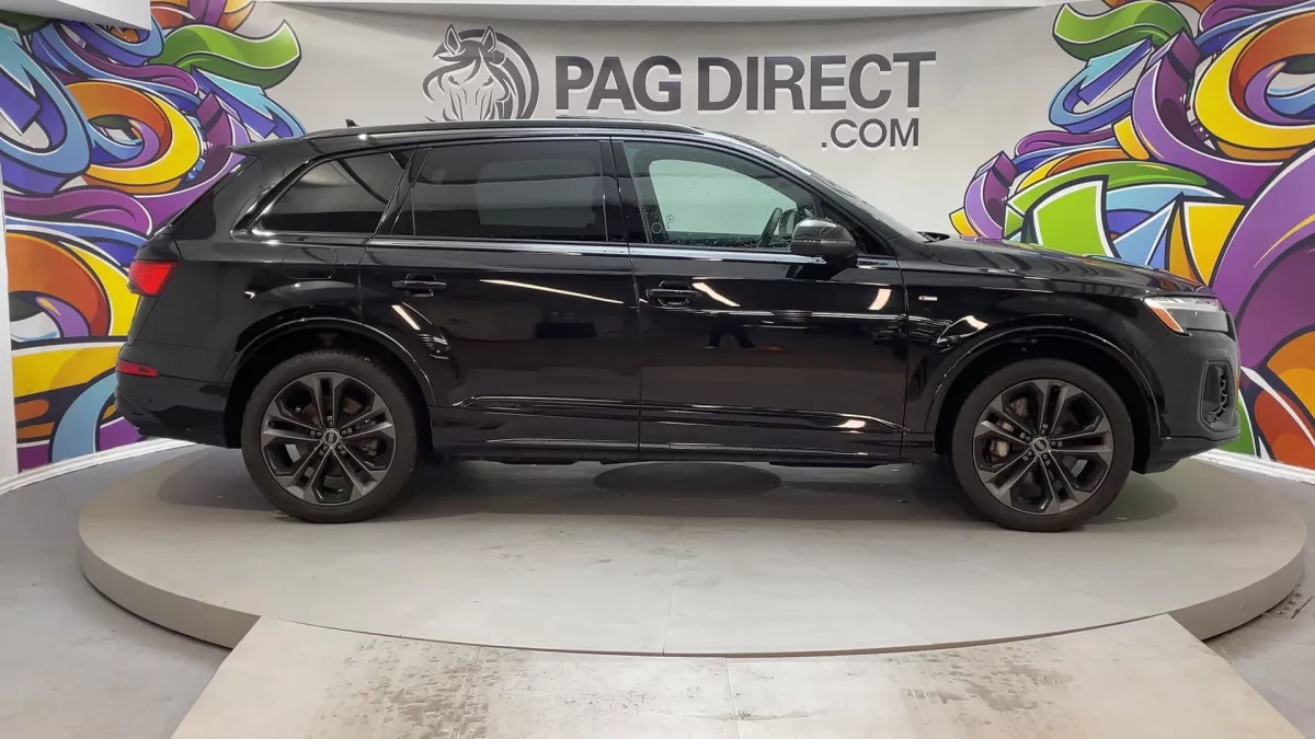 Audi Q7 2025 — photo 9